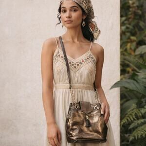 Vintage 1980s Metallic Manolucci Genuine Leather Bucket Bag Purse